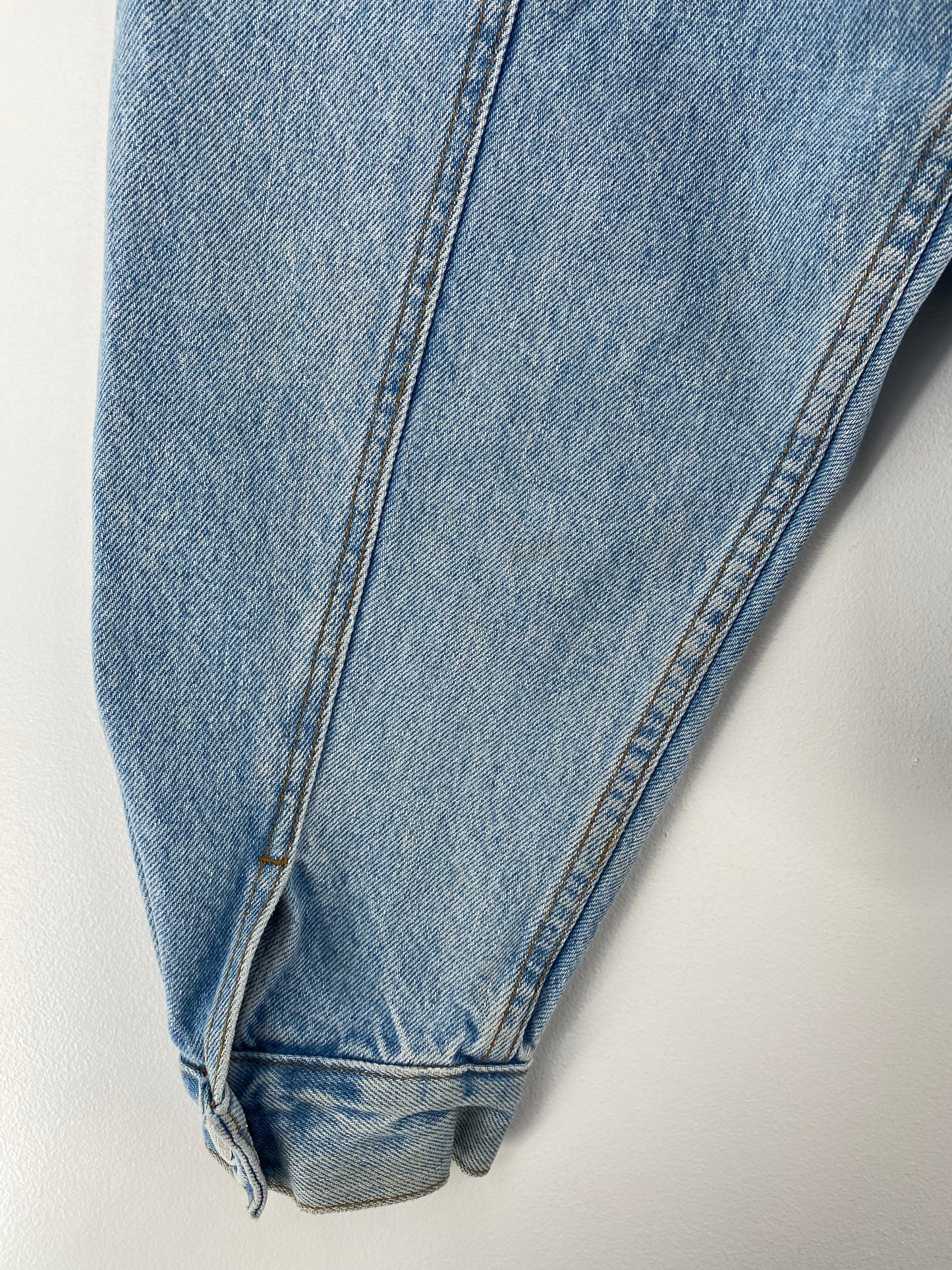 90's GUESS Made in USA Size L Vintage Denim Jacket / A1589