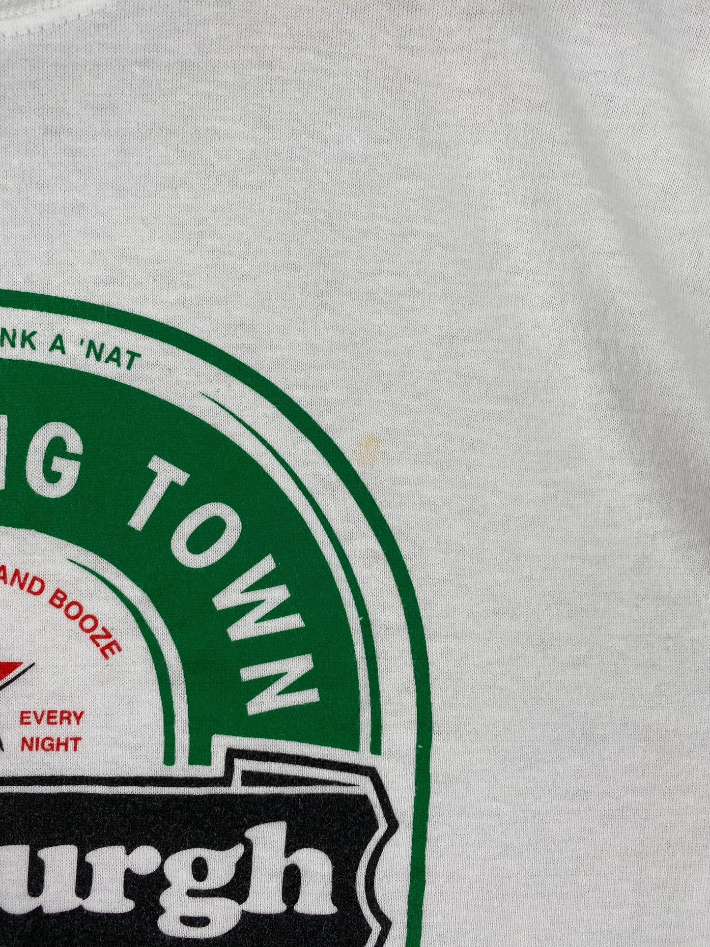 Vintage A DRINKING TOWN PITTSBURGH Size M T-Shirt / A6014