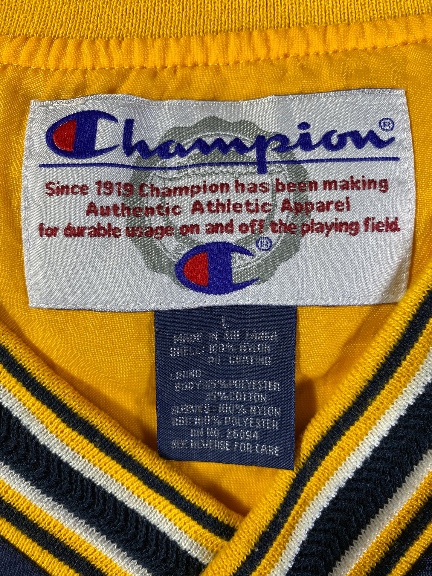 00' CHAMPION MICHIGAN Size L Vintage College Nylon Warm-Up Jersey / A6774