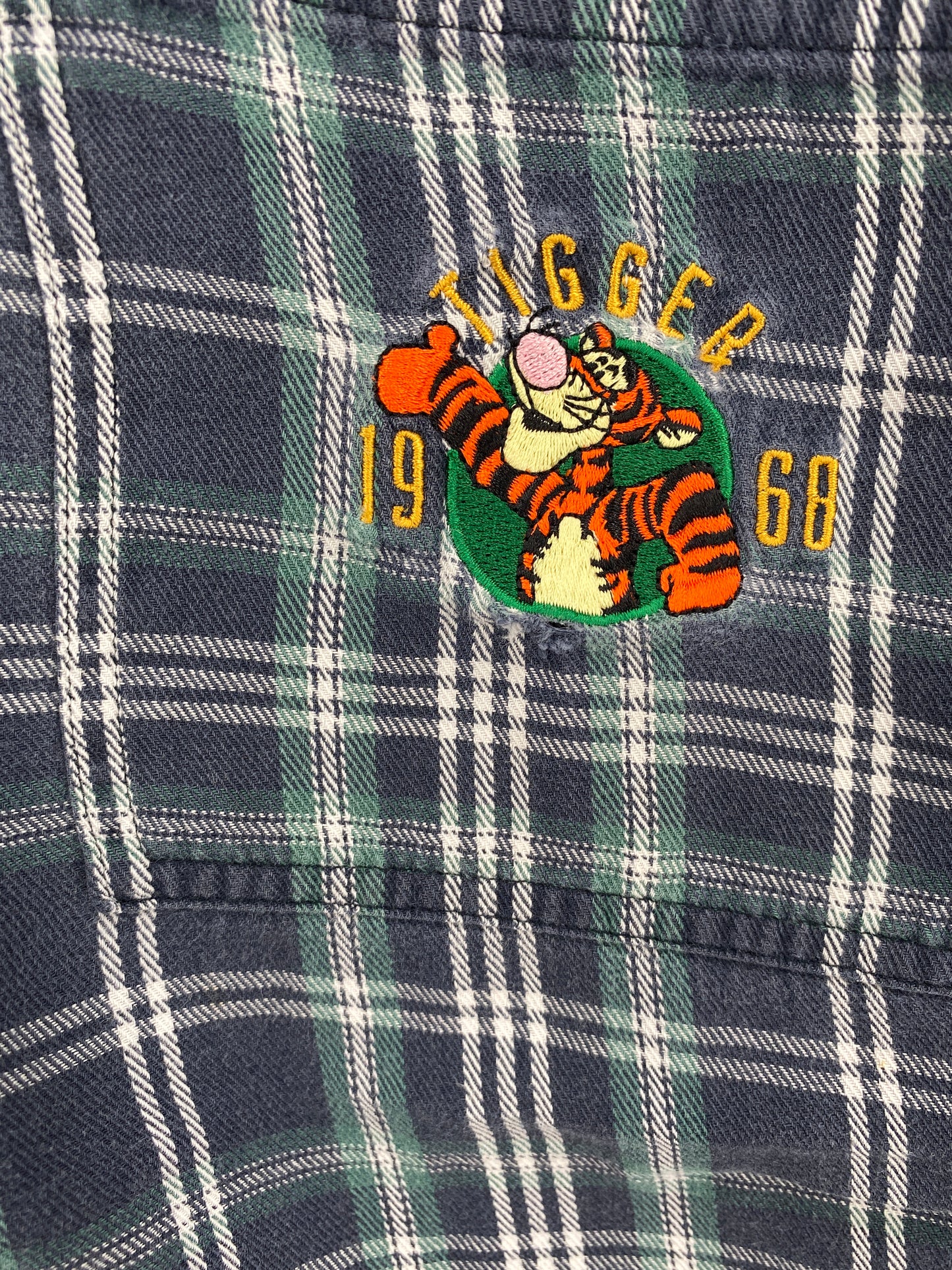 00' DISNEY TIGGER Size XL Vintage Button down Shirts / A7468