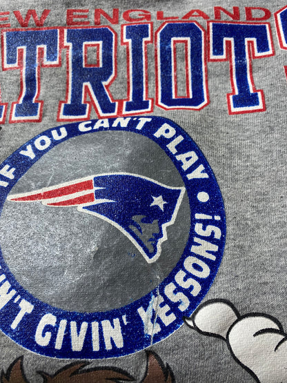 1994NEW ENGLAND PATRIOTS x LOONEY TUNES Made in USA Size L Vintage NFL Sweat-shirt / A2422