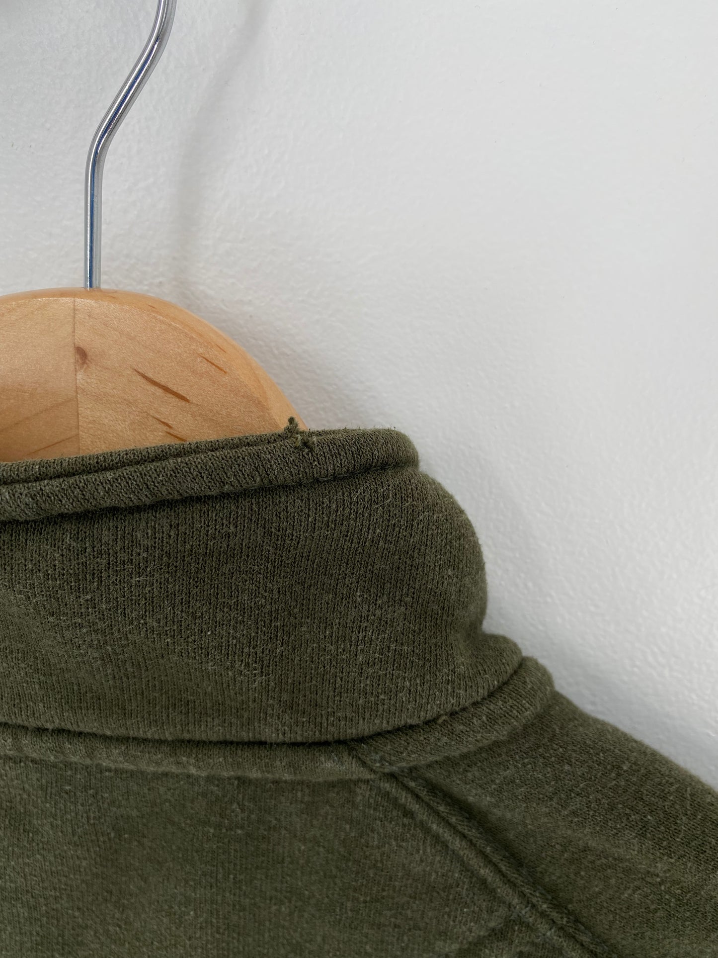 Vintage CARHARTT Size M Half-Zip Sweat-Shirt / A459