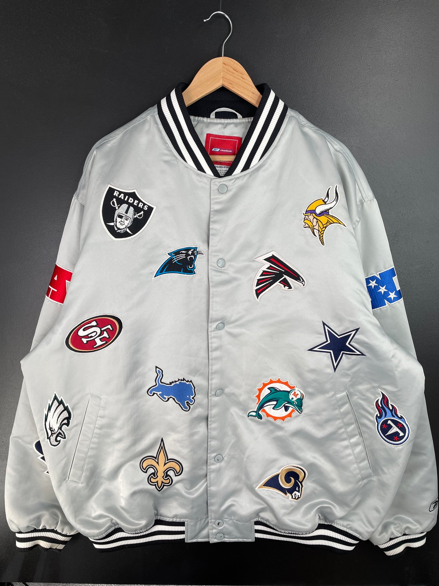 Vintage NFL TEAM Size XXL Padded Nylon Jacket / A9326