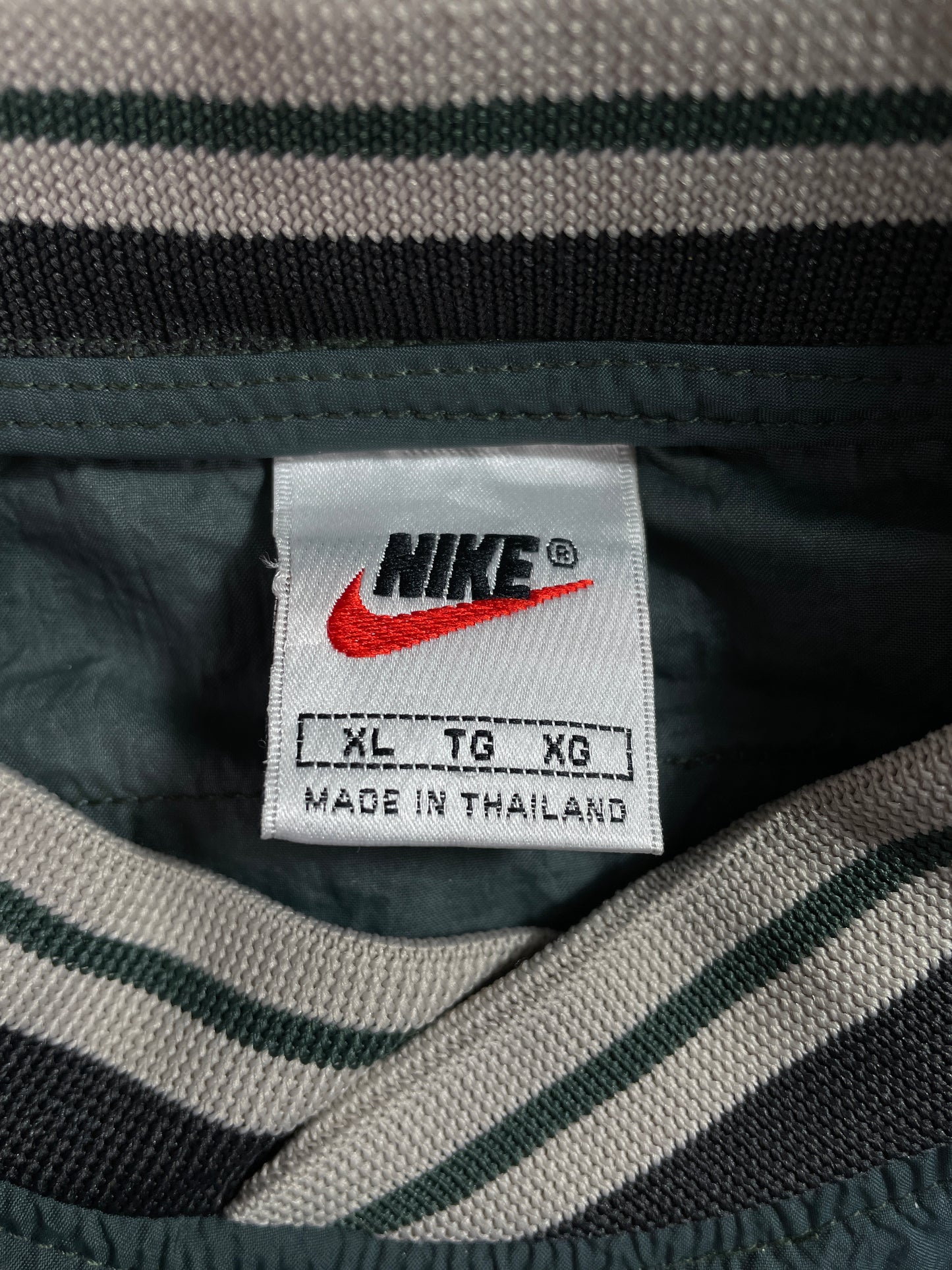 90's NIKE Size XL Vintage Nylon Jacket / E3316N