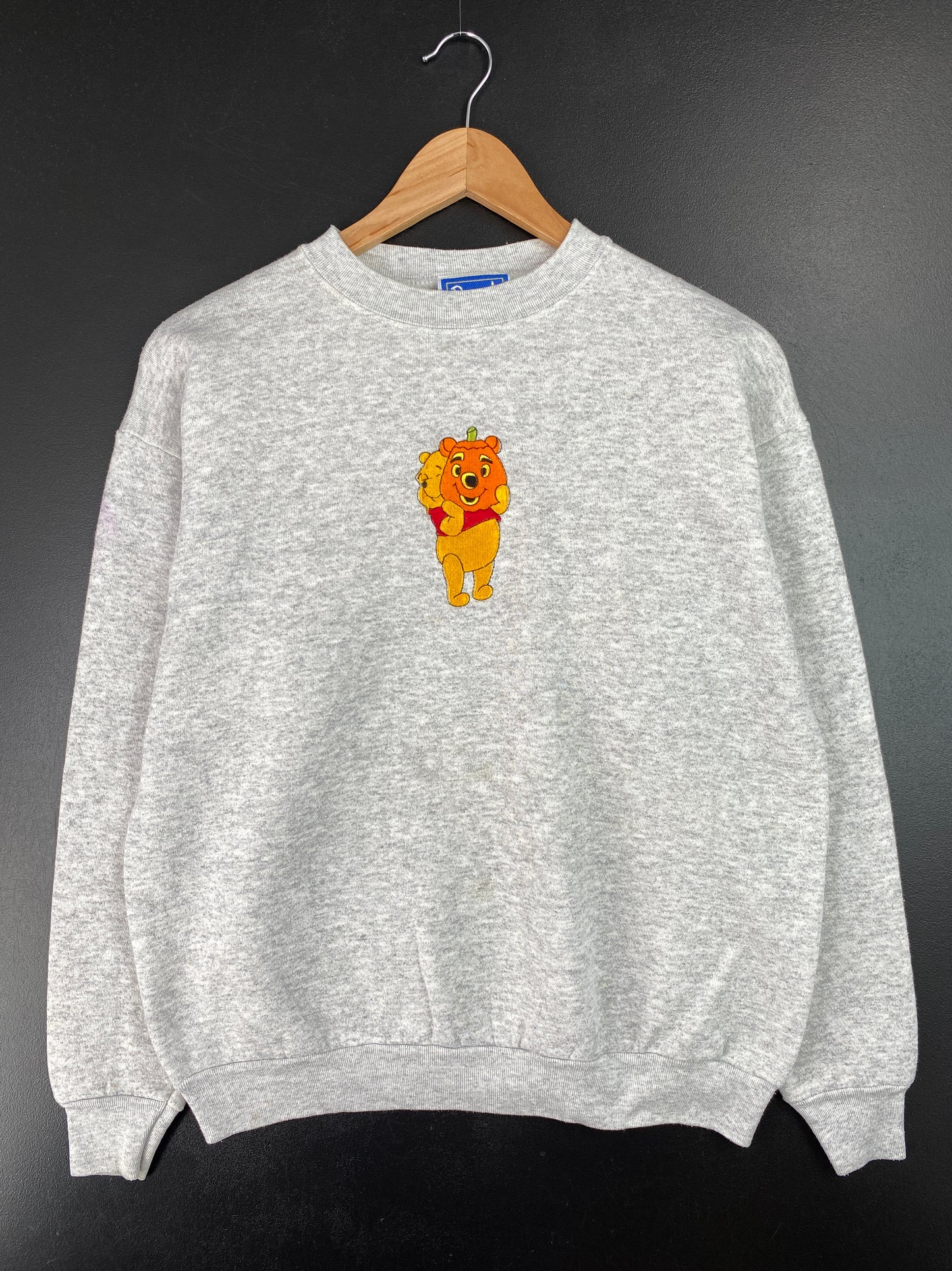 00' DISNEY WINNIE THE POOH HALLOWEEN Made in USA Size M Vintage Sweat-shirt / A7289