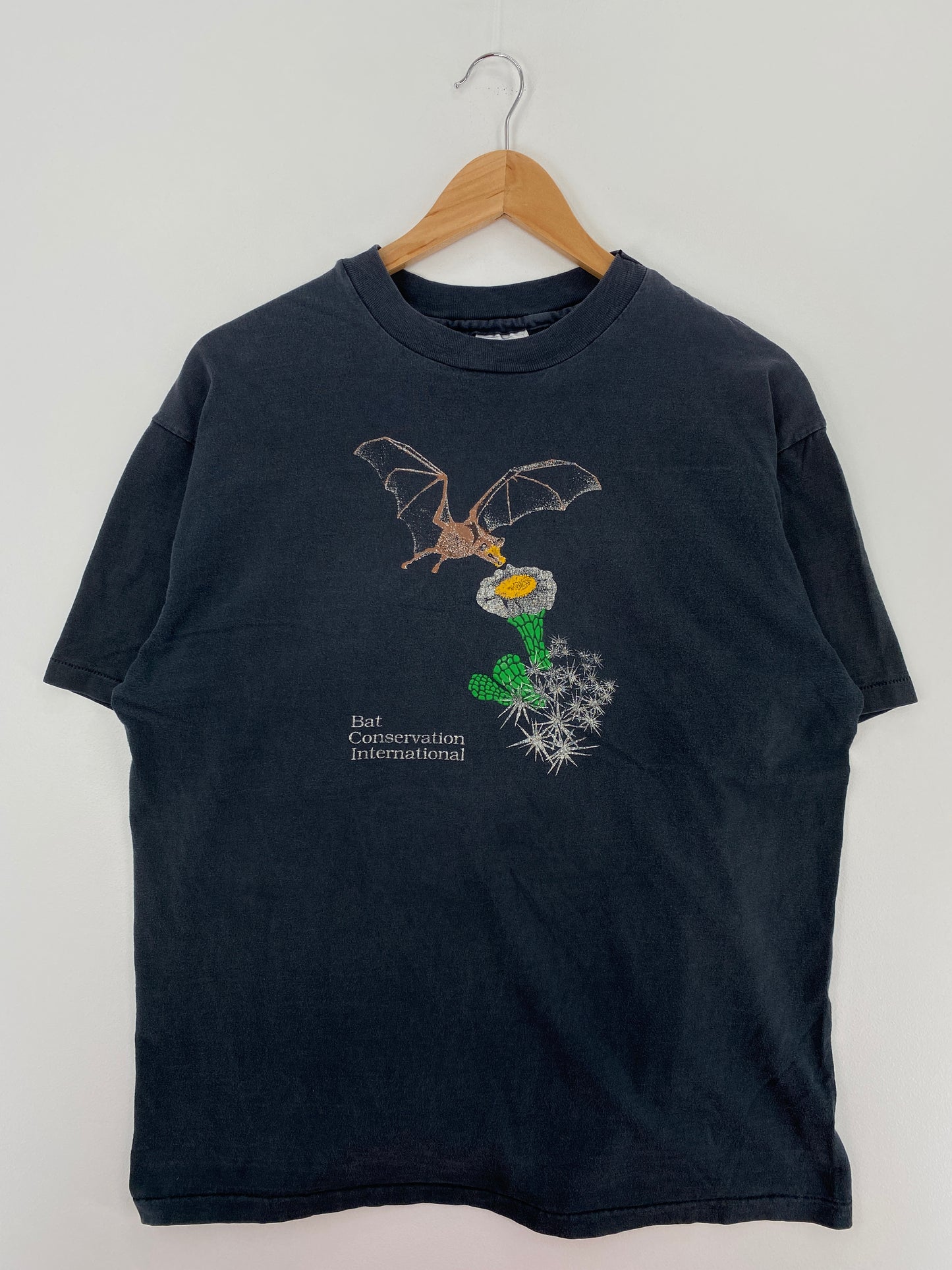 90's BAT CONVERSATION INTERNATIONAL Made in USA Size XL Vintage T-Shirt / A3964