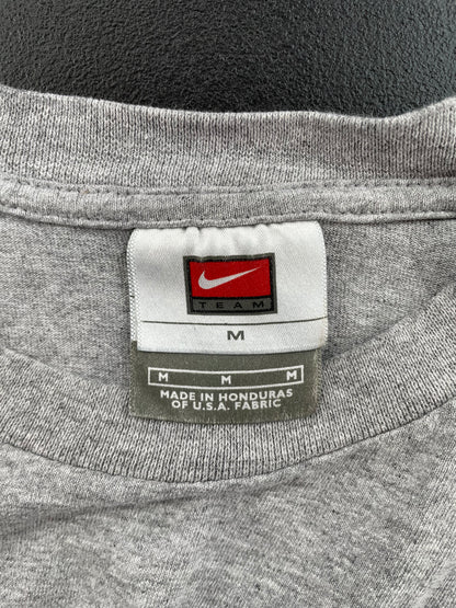00' NIKE CAROLINA Size M Vintage College T-Shirts / A1733