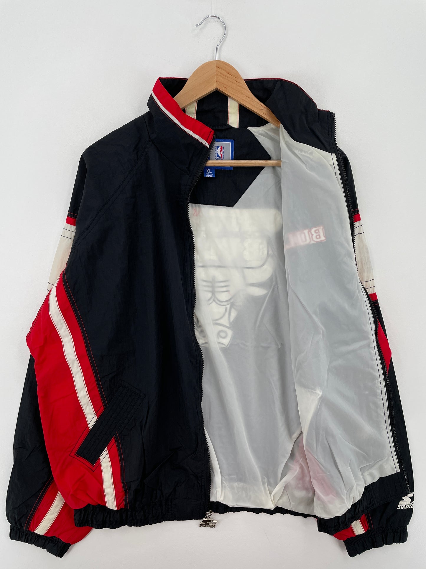 90's STARTER x CHICAGO BULLS Size XL Vintage NBA Nylon Jacket / A6834