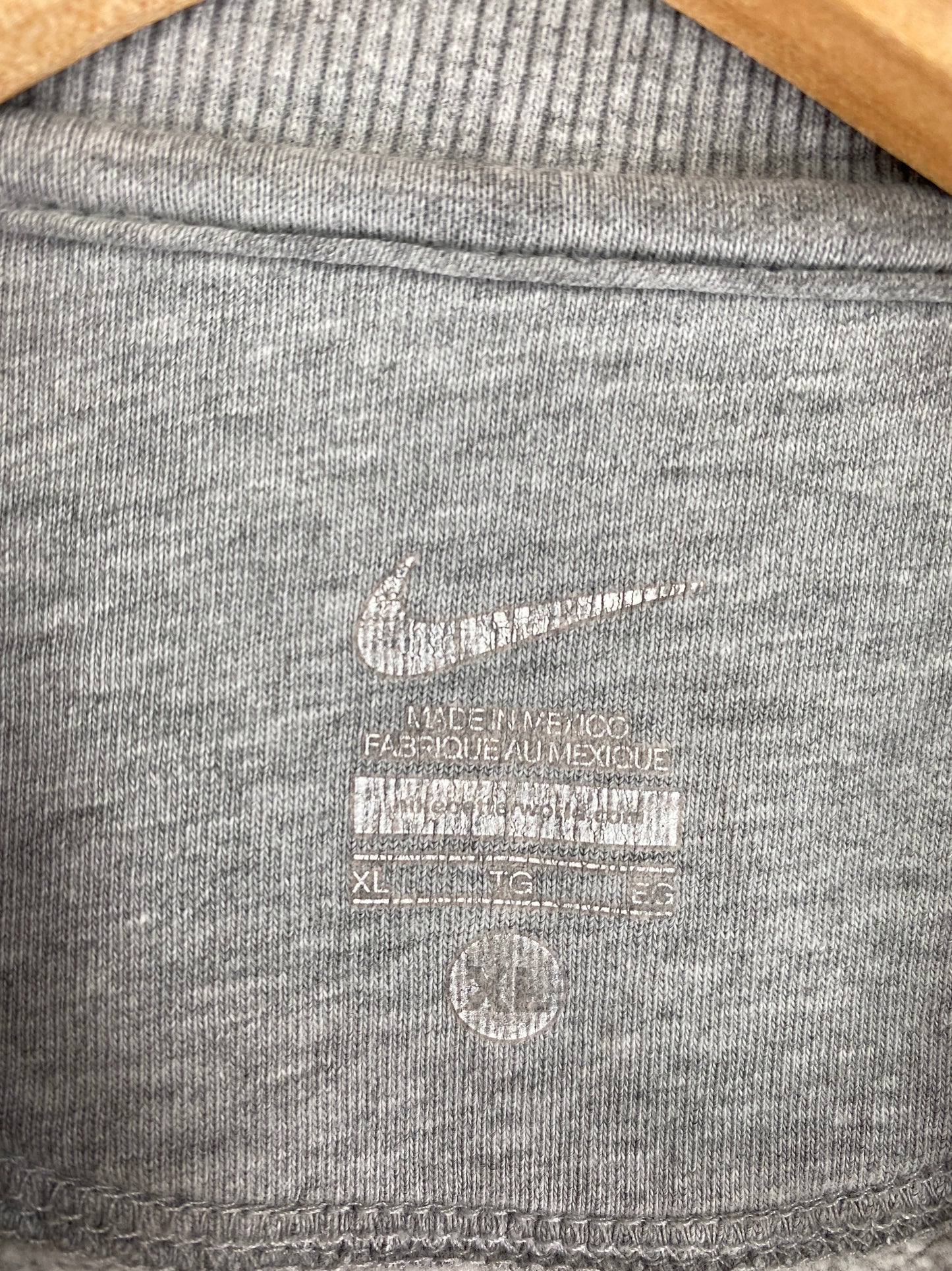Vintage NIKE CREIGHTON UNIVERSITY Size XL Vintage College Sweat-Shirts / A5354