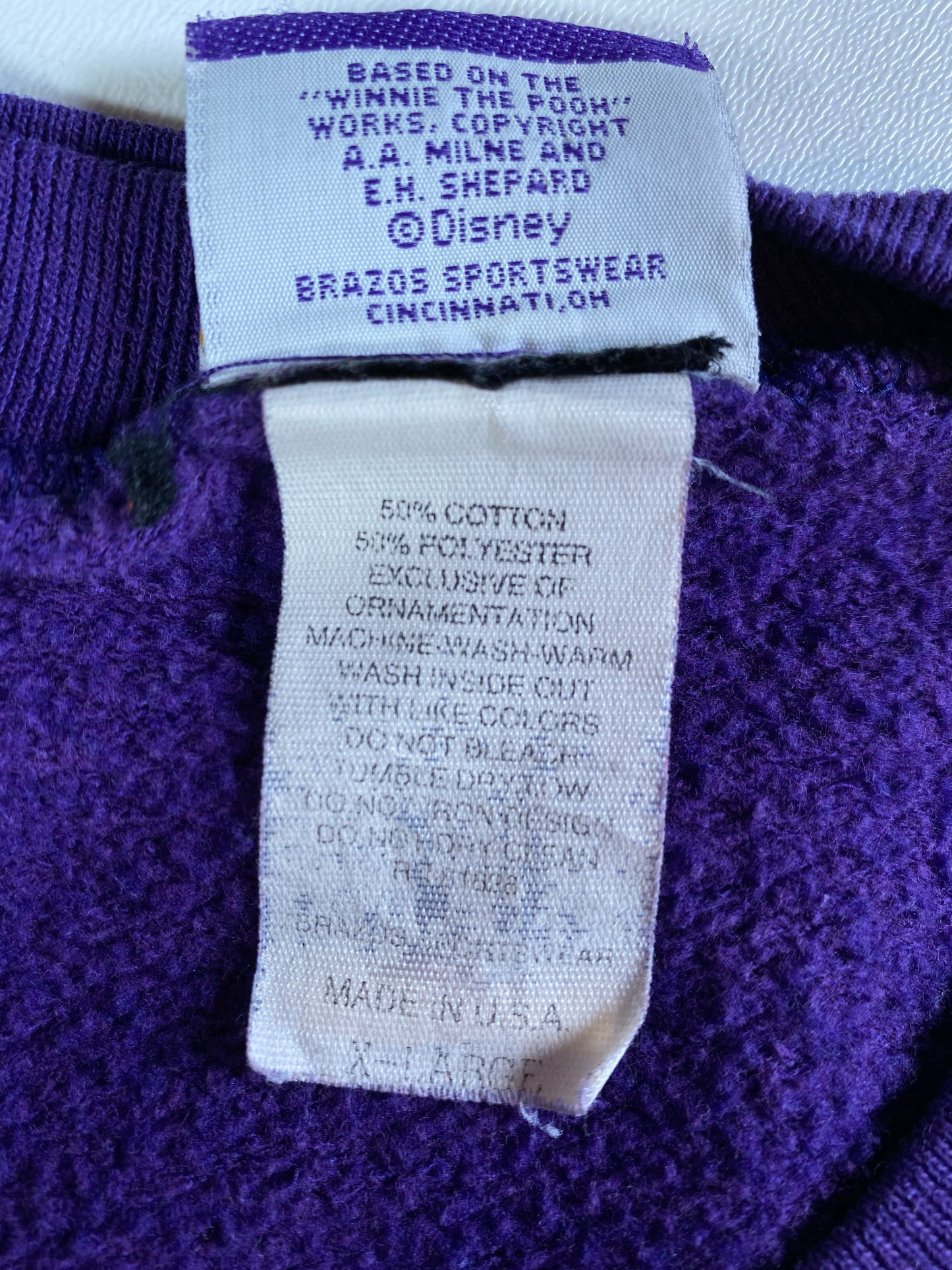 00’ DISNEY WINNIE THE POOH Made in USA Size XL Vintage Sweat-shirt / E3008S