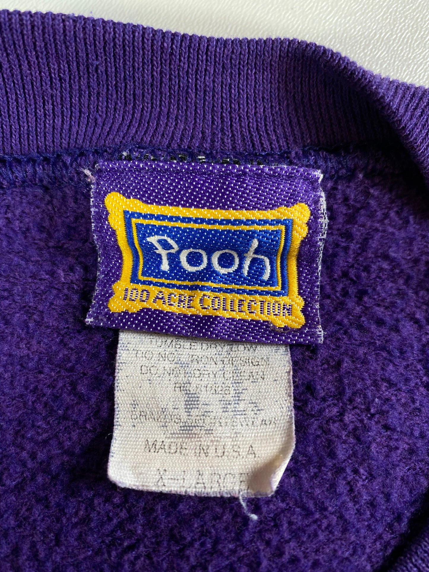 00’ DISNEY WINNIE THE POOH Made in USA Size XL Vintage Sweat-shirt / E3008S