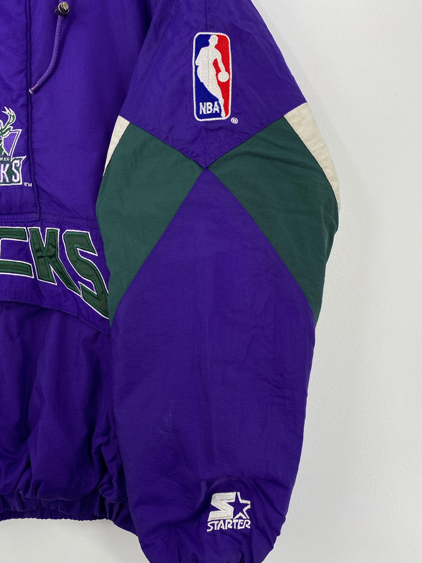 90's STARTER x MILUWALKEE BUCKS Size L Vintage NBA Nylon Jacket / A8763