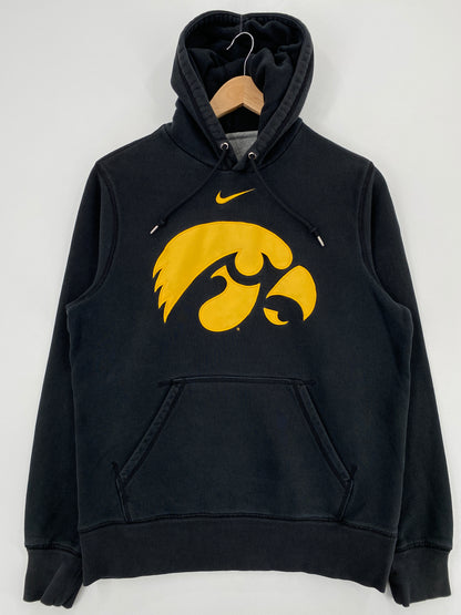 Vintage NIKE CENTER SWOOSH IOWA Size M College Hoodie Sweat-Shirt / A4027