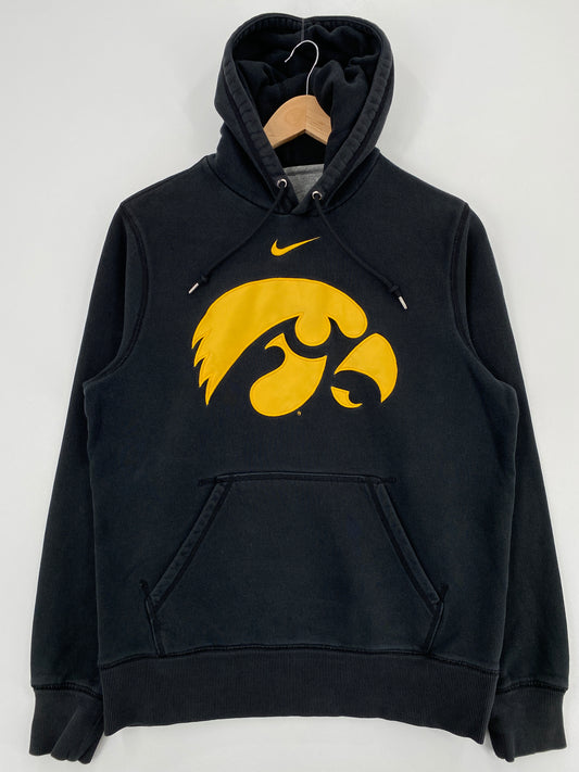 Vintage NIKE CENTER SWOOSH IOWA Size M College Hoodie Sweat-Shirt / A4027