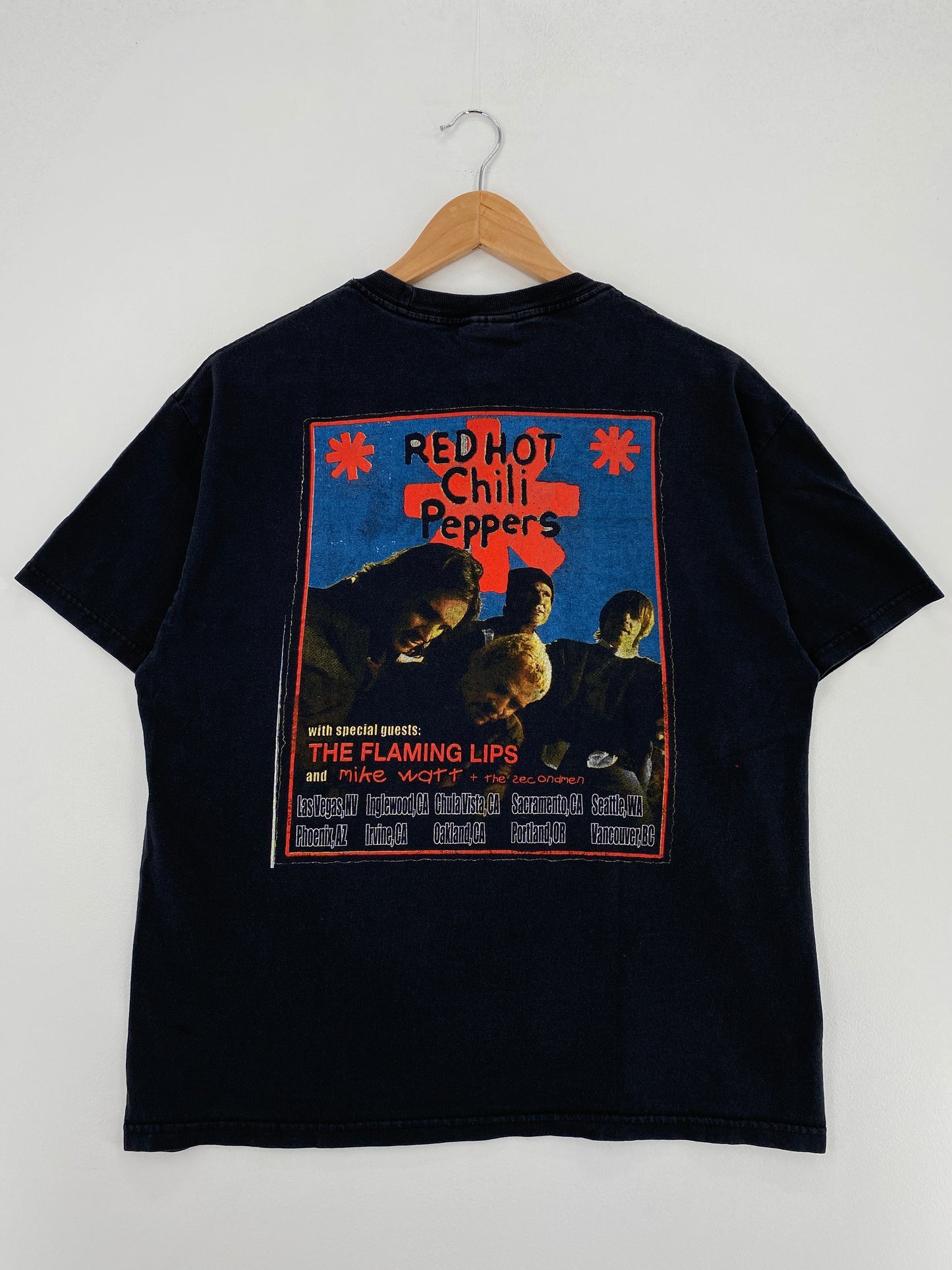 2003 RED HOT CHILI PEPPERS Size L Vintage Music T-Shirt / A5044