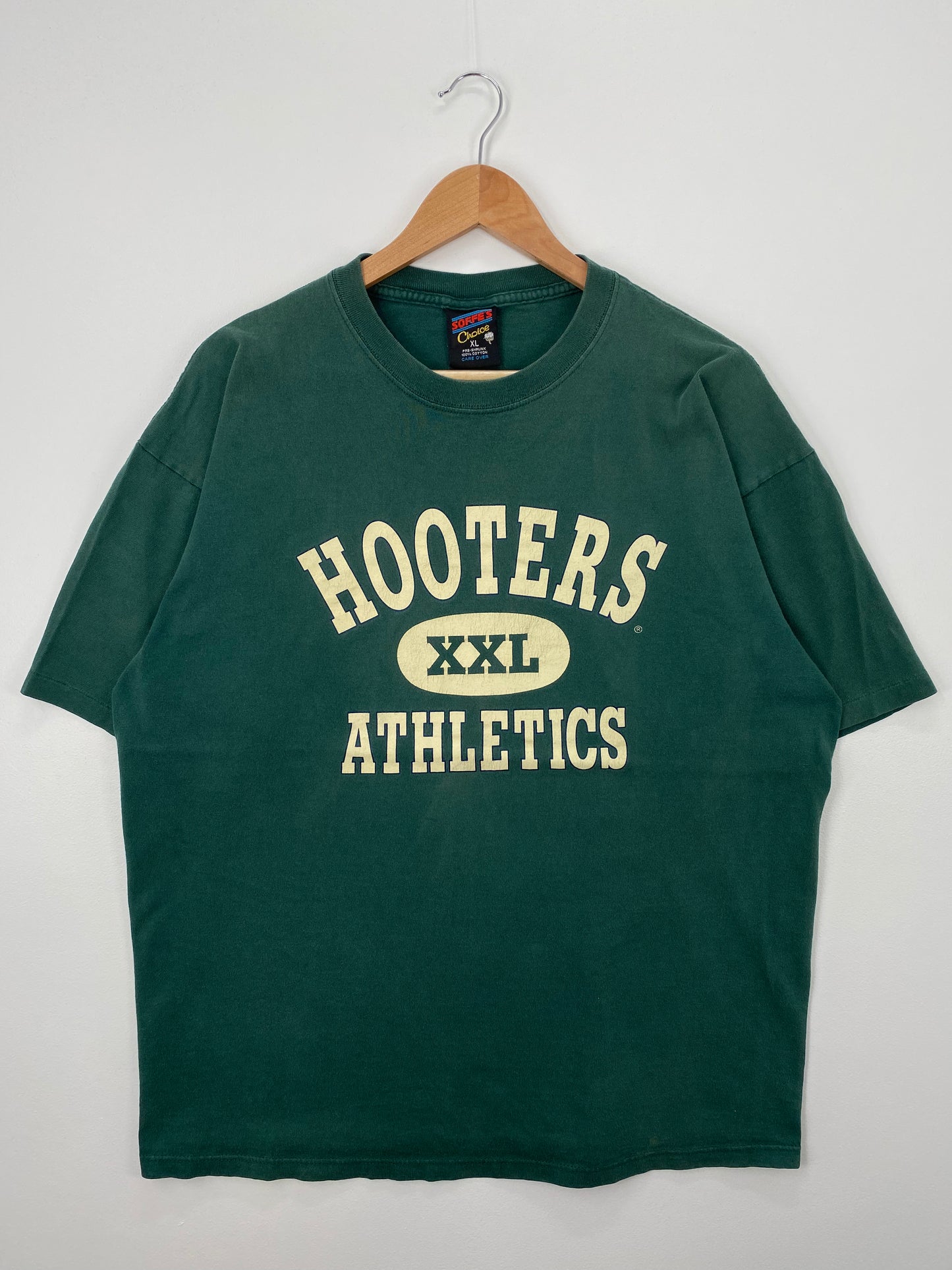 90's HOOTERS ATHLETICS Made in USA Size XL Vintage T-Shirt / A1372