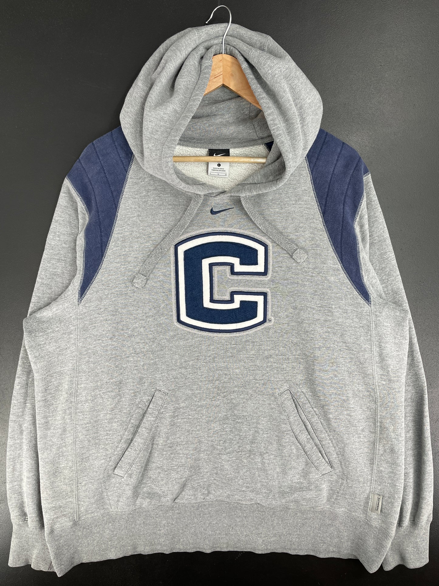 Vintage NIKE x UCONN Size XL Vintage College Hoodie Sweat-shirt / E1920S