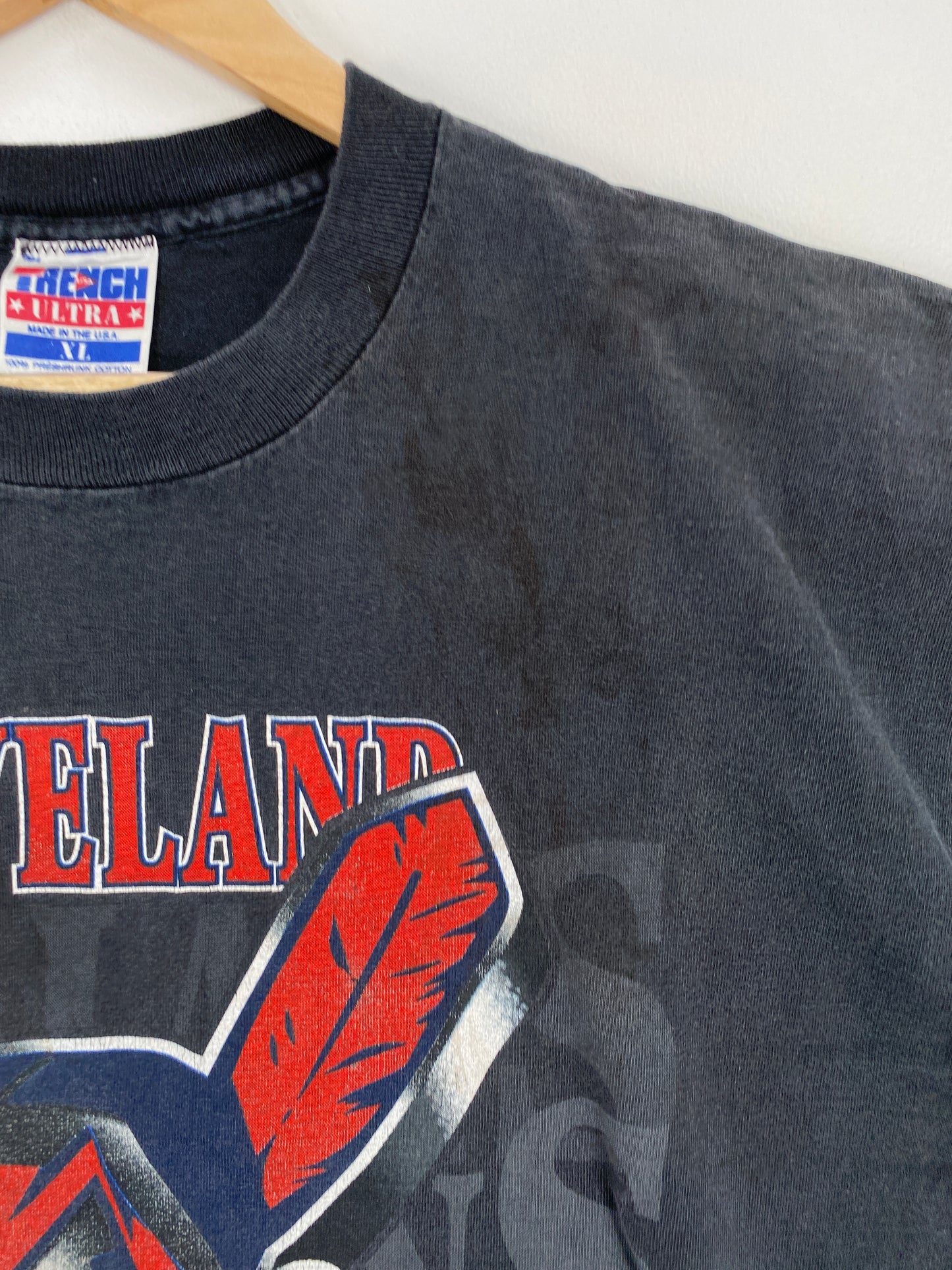 1994 CLEVELAND INDIANS Made in USA Size XL Vintage MLB T-Shirt / A4665