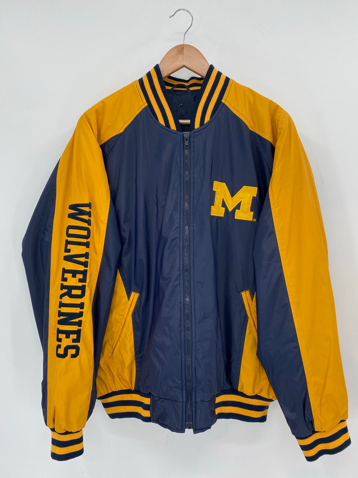 Vintage UNIVERSITY OF MICHIGAN Size L Vintage Jacket / K6677