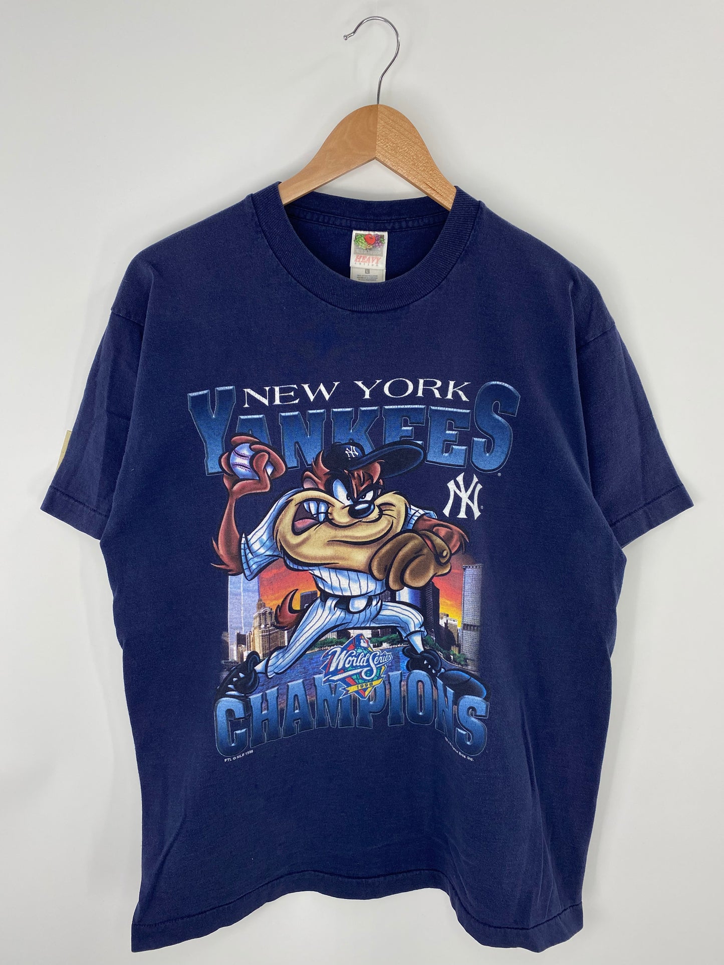 1998 NEW YORK YANKEES x LOONEY TUNES TAZ Size L Vintage MLB T-Shirt / K9837