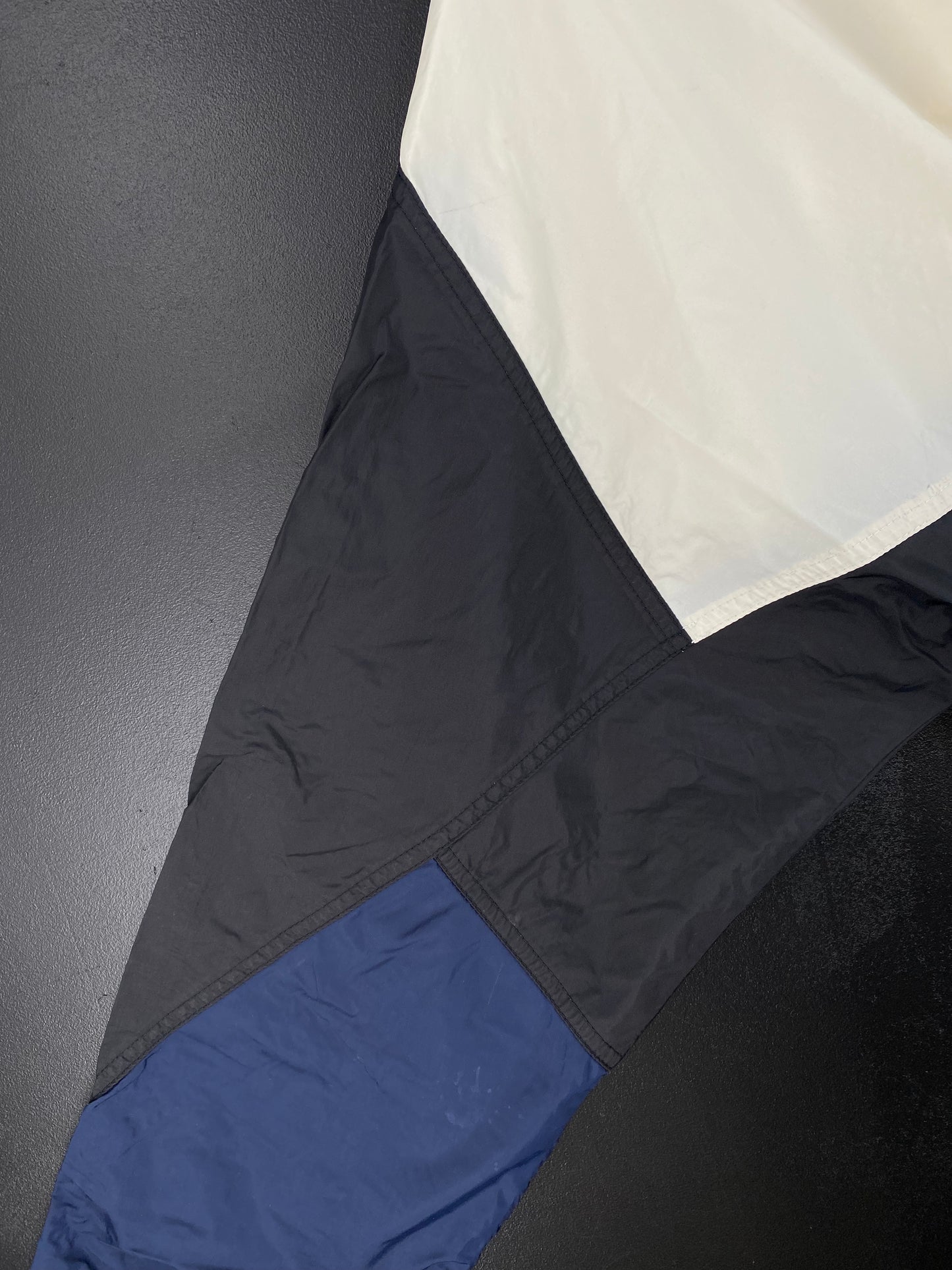 90's ADIDAS Size M Vintage Nylon Jacket / A1640