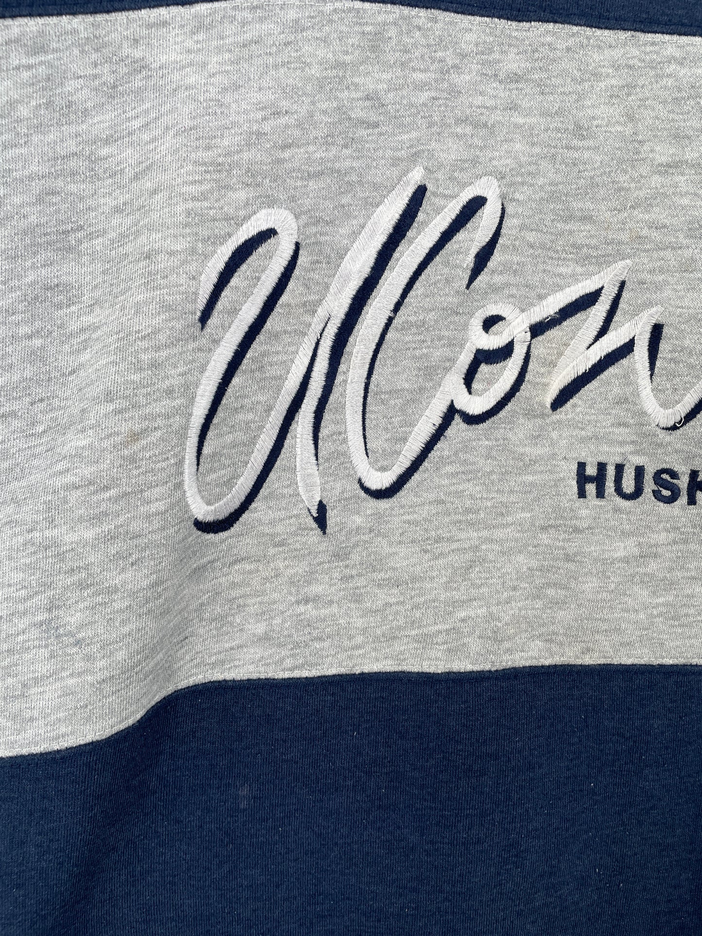 90’s UNIVERSITY OF CONNECTICUT Size Approx.XL College Sweat-shirt / A9012