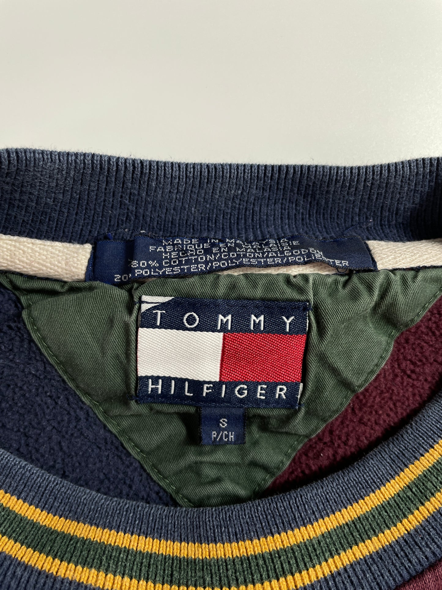 90's TOMMEY HILFIGER Size S Vintage Sweat-shirt / A3616