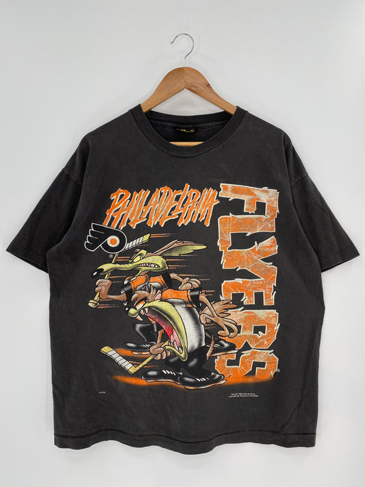 1995 LOONEY TUNES x PHILADELPHIA FLYERS TAZ & WILE Made in USA Size XL Vintage T-Shirts / 9681