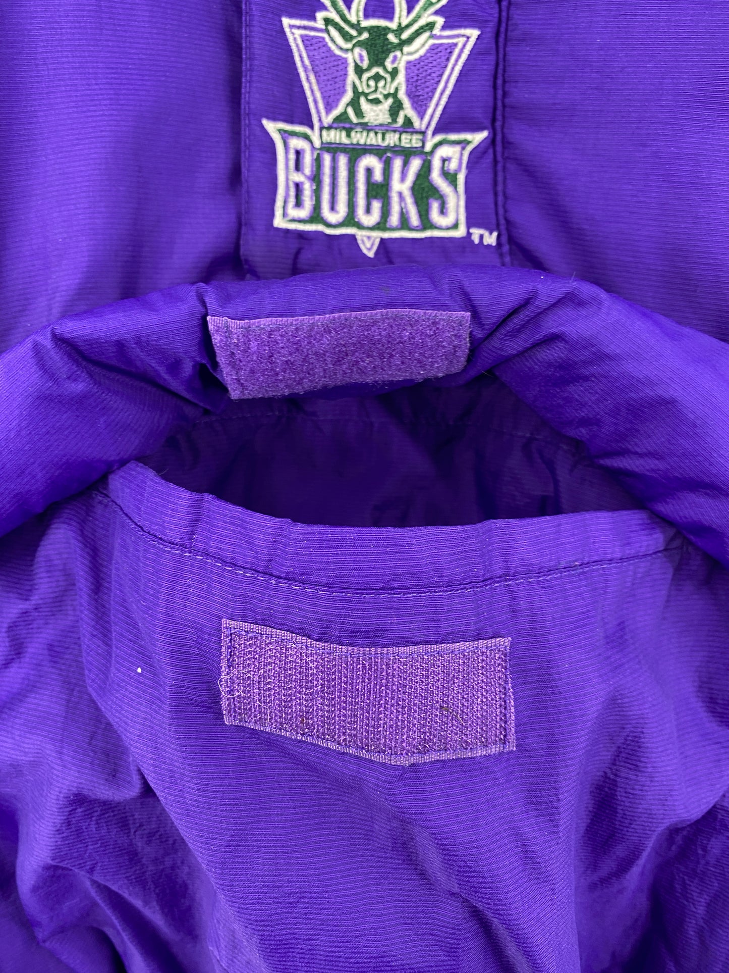 90's STARTER x MILUWALKEE BUCKS Size L Vintage NBA Nylon Jacket / A8763