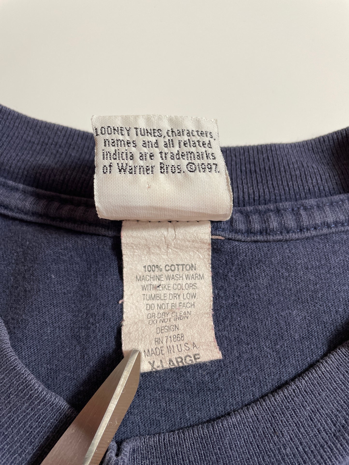 1997 LOONY TUNES Made in USA Size XL Vintage T-Shirt / 9197