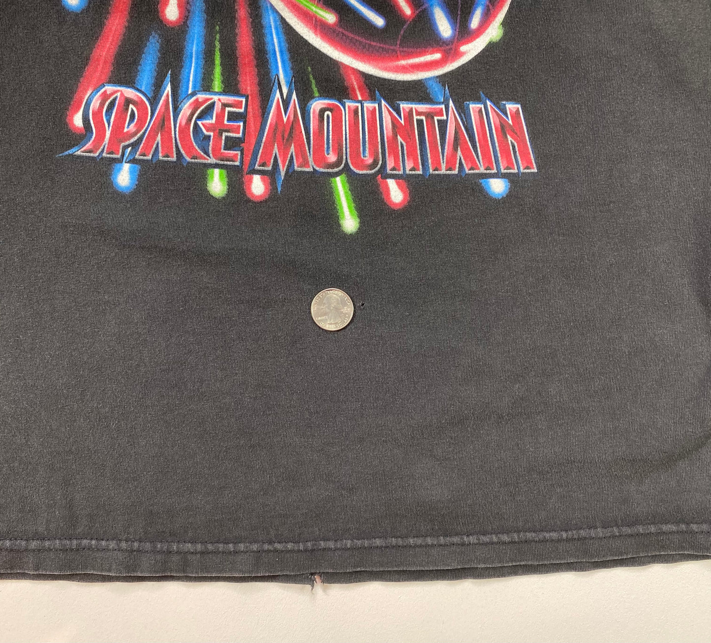 Vintage Disney Space Mountain Size L T-shirt  / 6051