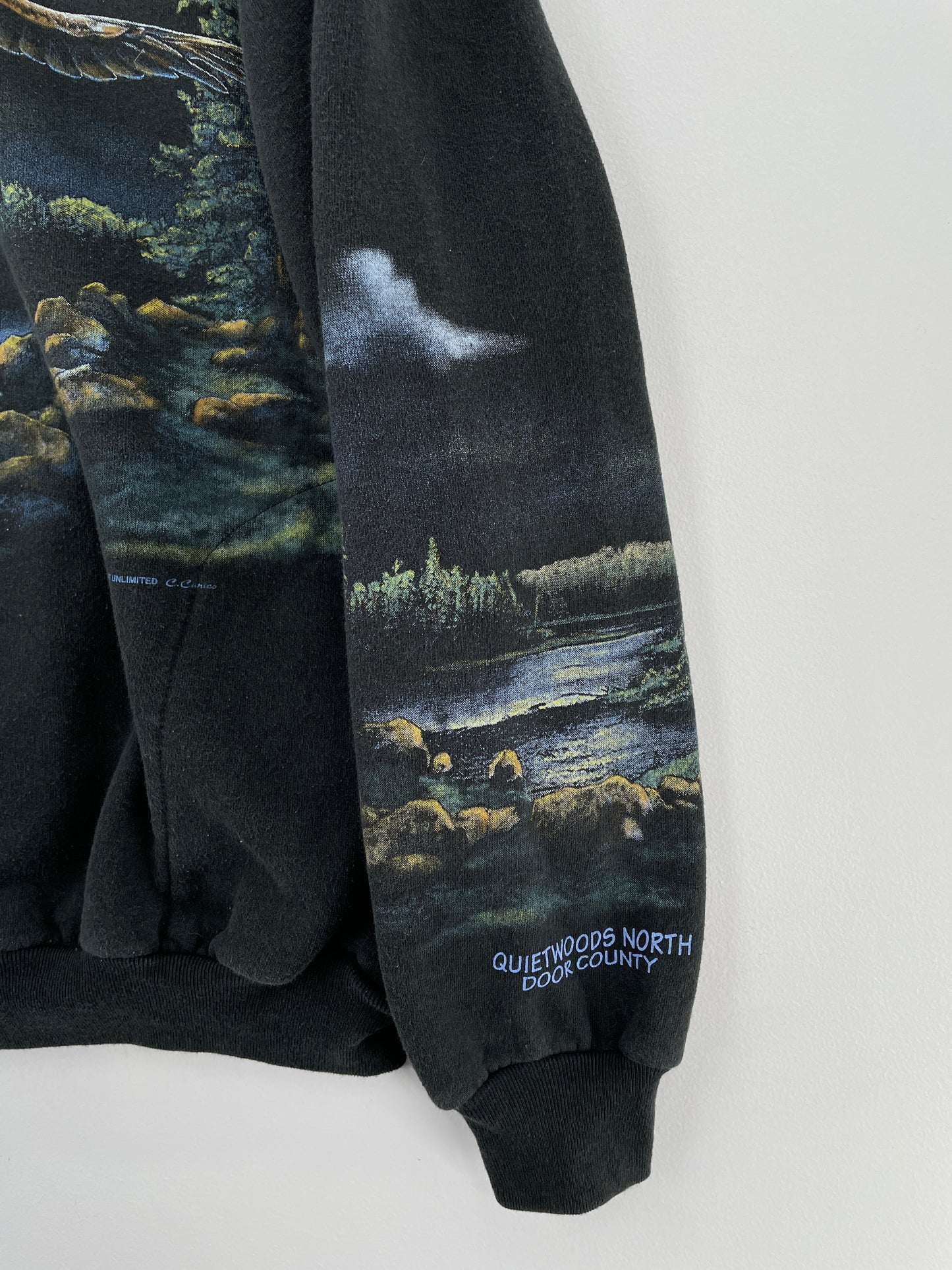 90's QUIETWOODS NORTH DOOR COUNTRY Made in USA Size XL Vintage Animal Sweat-Shirt / E225