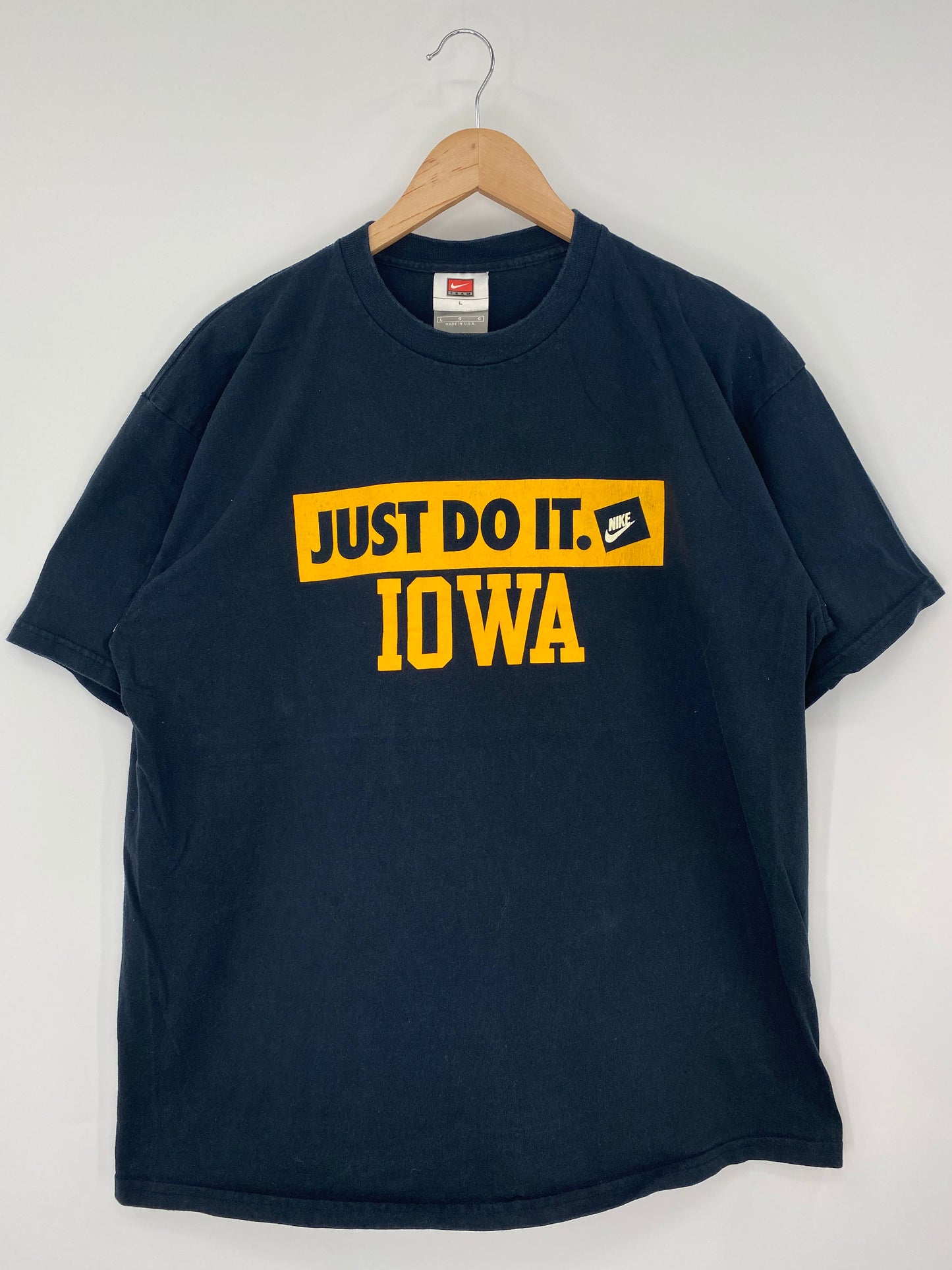 00' NIKE IOWA Made in USA Size L Vintage College T-shirt / A22