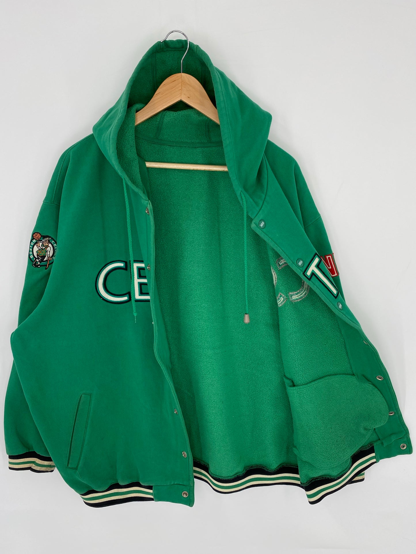 Vintage BOSTON CELTICS Size XL Vintage NBA Hoodie Sweat Outerwear / K8968