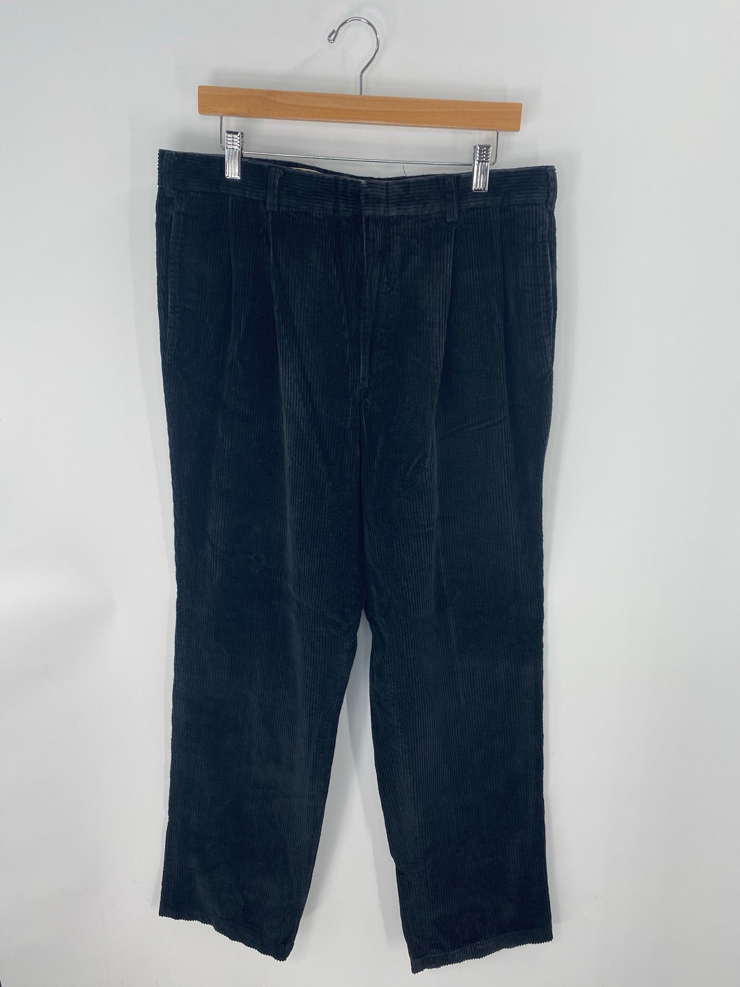 Vintage CORBIN OFF THE CUFF Size W34xL30 Corduroy Pants / A9101