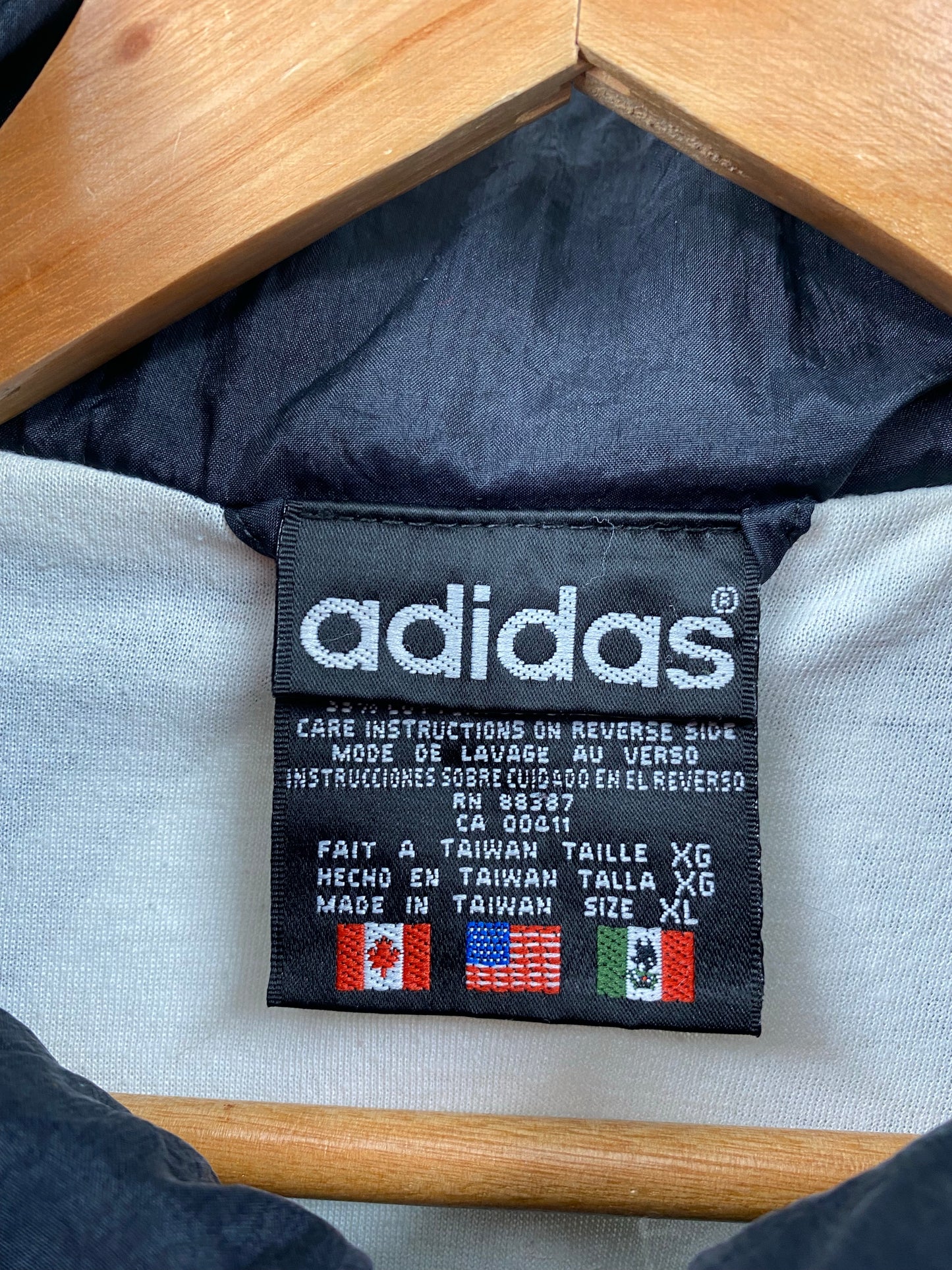 90's ADIDAS Size XL Vintage Nylon Jacket  / K4462