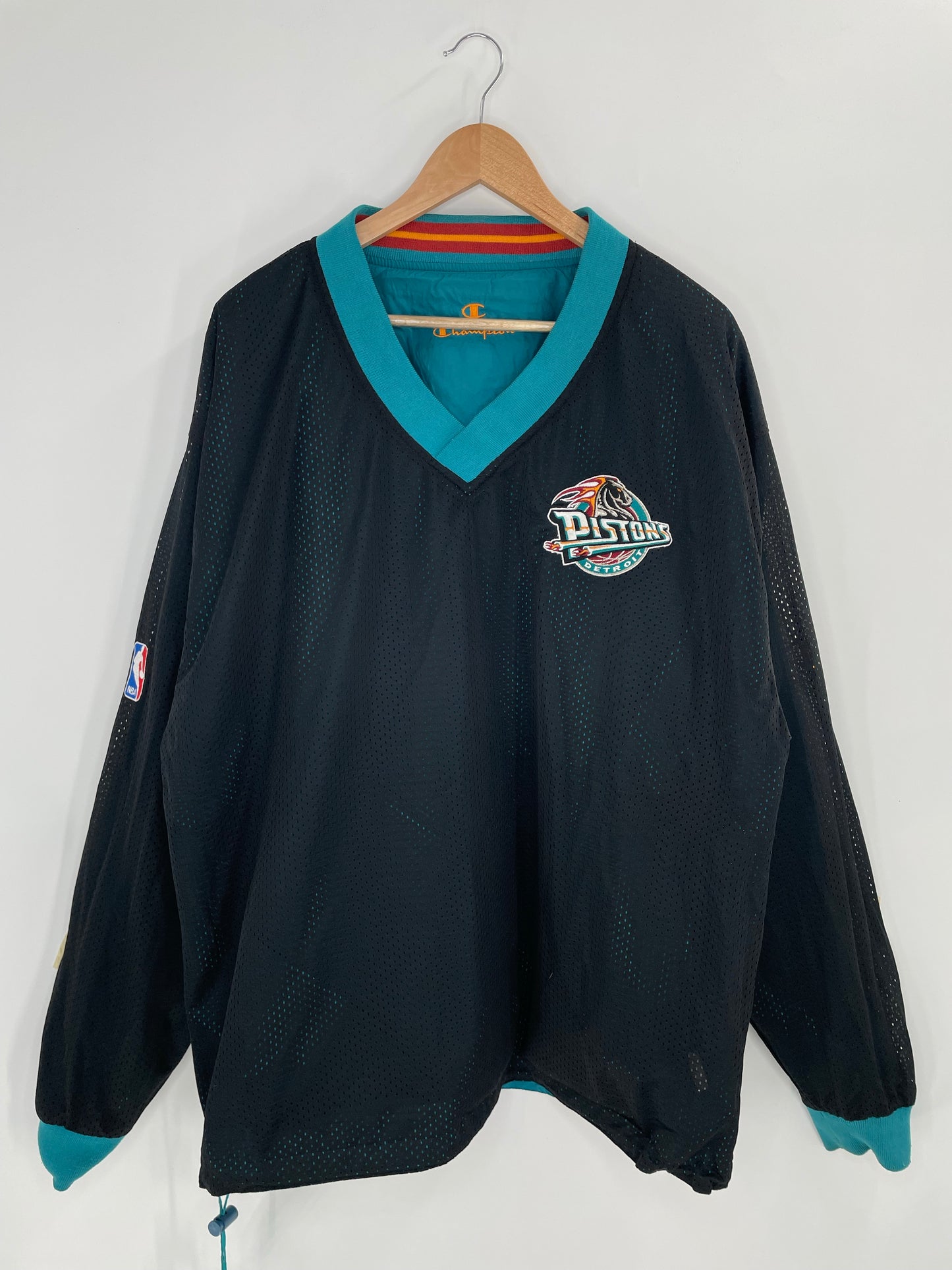 Vintage Champion x DETROIT PISTONS Size XL NBA Reversible Nylon Jacket  / K7264