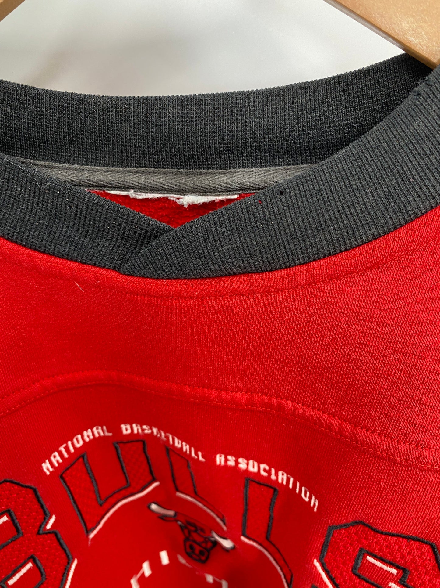 90’s CHICAGO BULLS Size No Tag (Approx.L) NBA Sweat-Shirt / E488