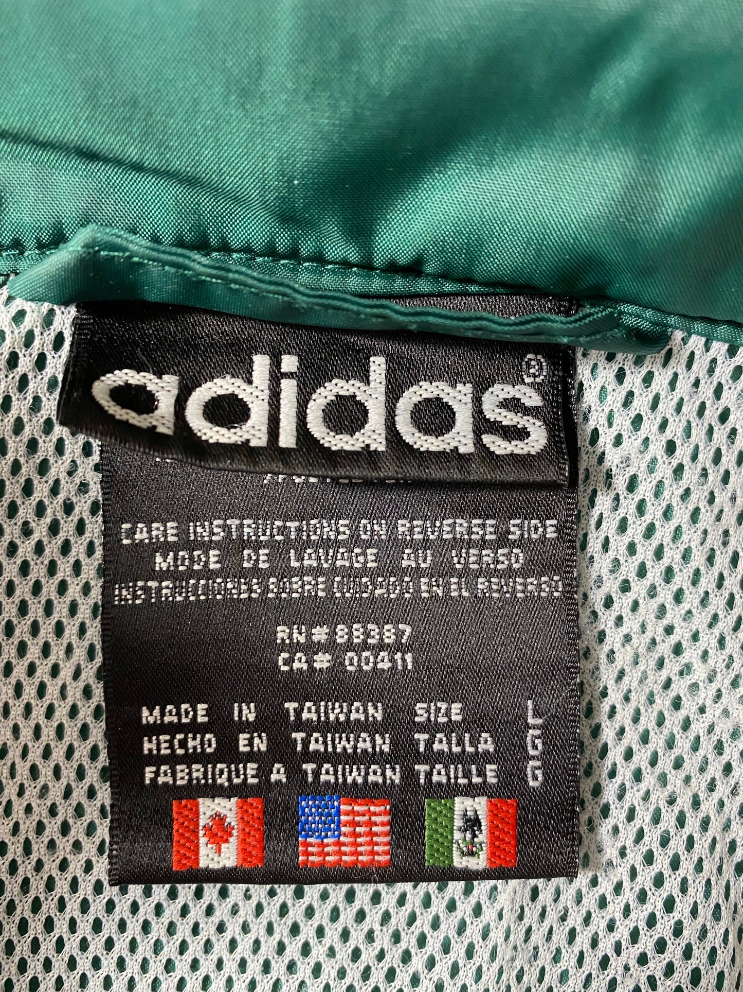 .90's ADIDAS Size L Vintage Nylon Jacket / A7020